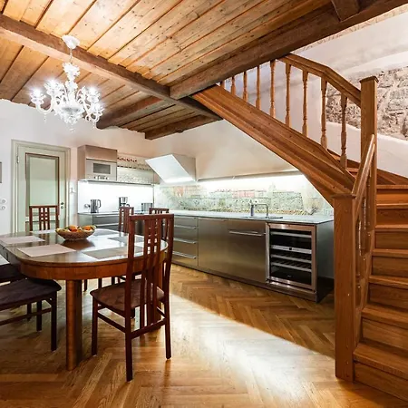 Airhome - Tree Spirit Apartment *