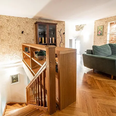 Airhome - Tree Spirit Apartment *
