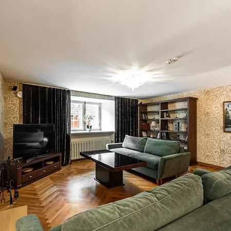 아파트 Airhome - Tree Spirit *