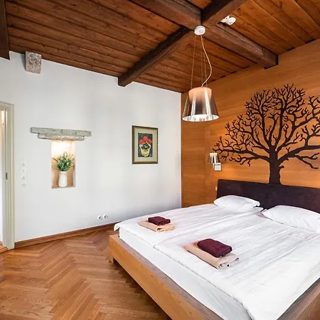 Airhome - Tree Spirit Apartment *